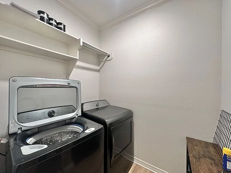 3076 Royal Garden Rd — Photo 8
