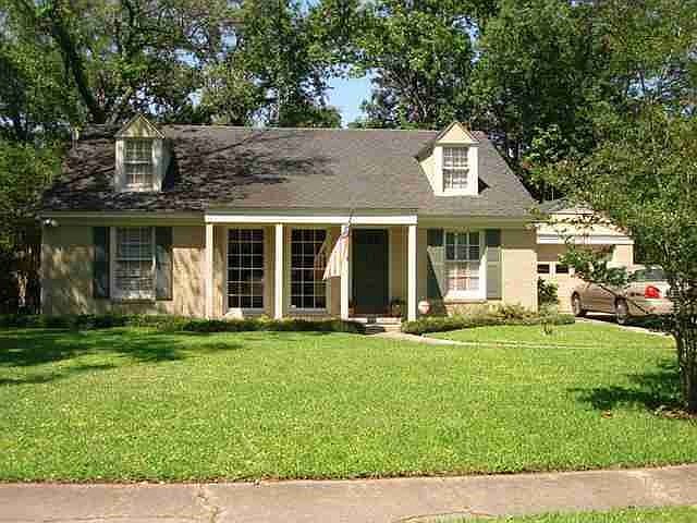 1st image of 261 E Circuit Dr