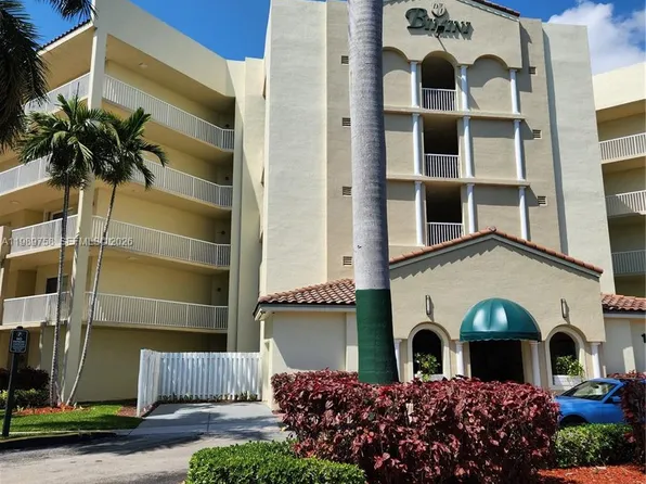 10710 NW 66th St APT 402, Doral, FL 33178