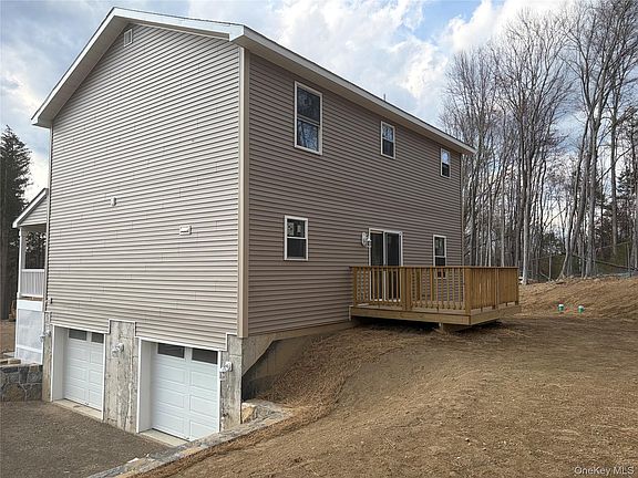 3rd image of 32 Spruce Road