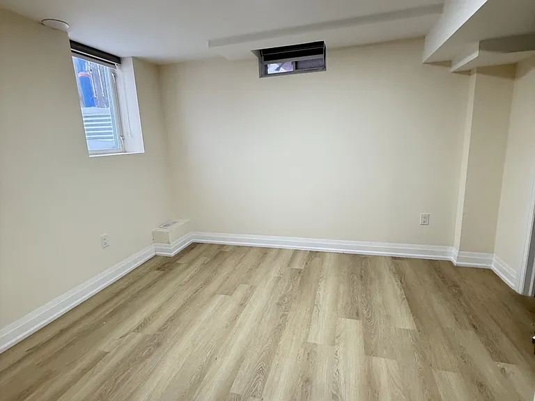 28 Glennie Dr #BASEMENT — Photo 9