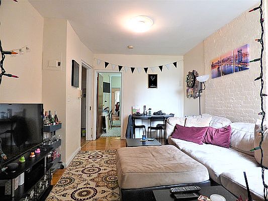 4th image of 330 E 84th St APT 5R