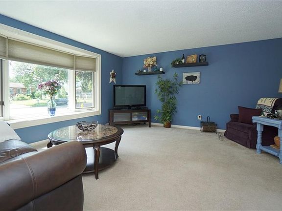 5th image of 547 Brookwood Dr