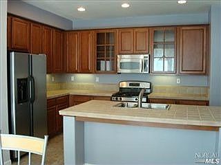 4th image of 2406 White Dr