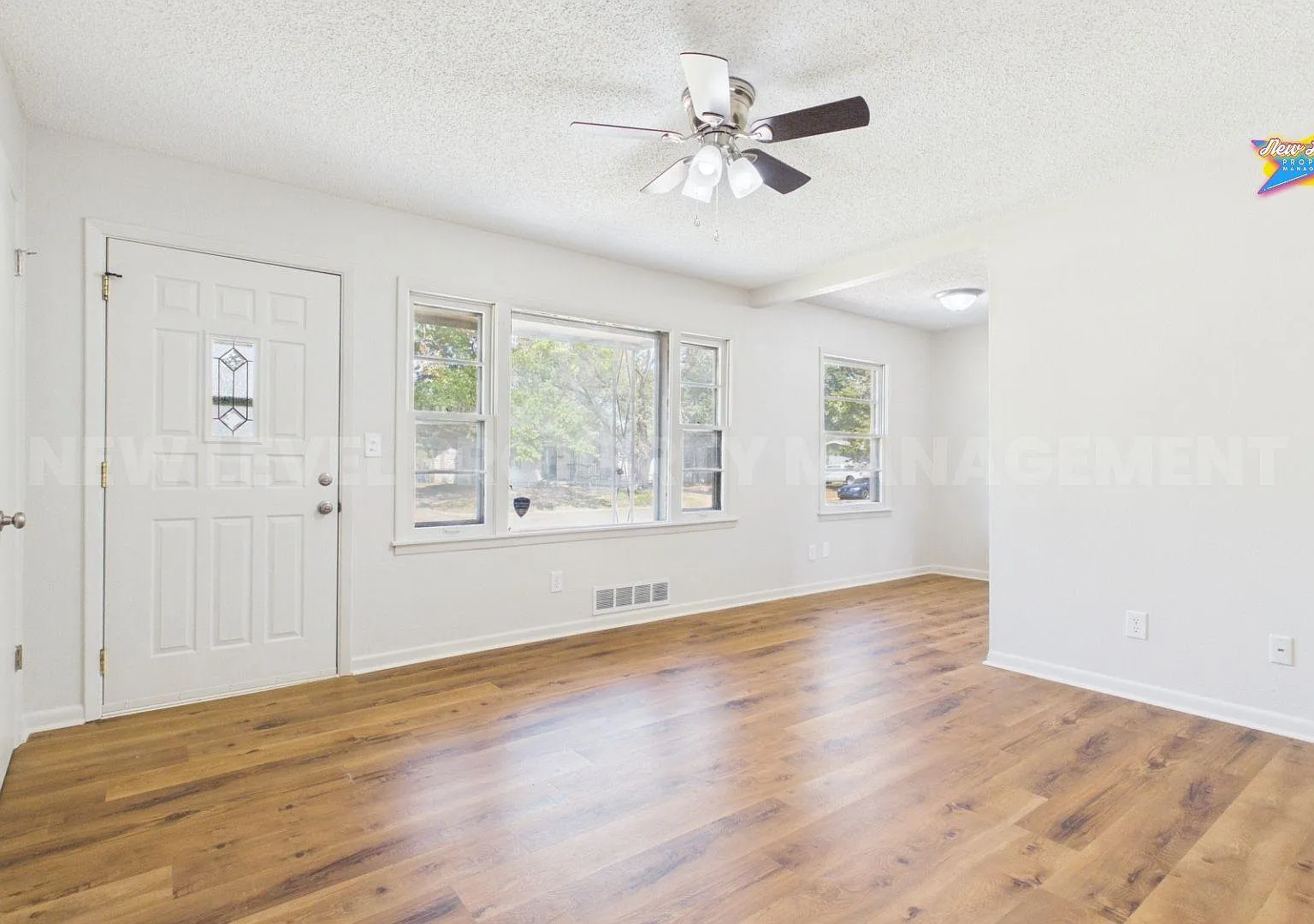 3348 S Saint Paul Ave — Photo 3