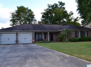 2205 Victoria Dr SW, Decatur, AL 35603