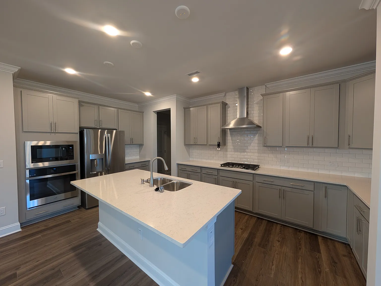 5 bed, 2881 sqft, $2,699 — Photo 2