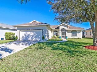 1054 Summerfield Dr, Naples, FL 34120