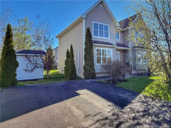 60 Christopher Cres, Moncton, NB E1G 0A5