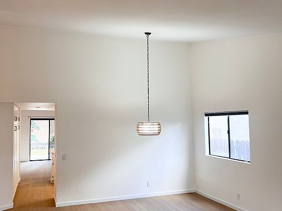 4th image of 13419 Entreken Ave