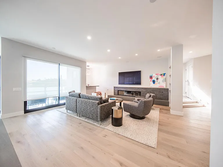 1115 14th St #Penthouse 306 — Photo 3