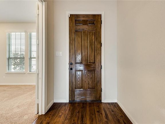 4th image of 5509 Datewood Ln