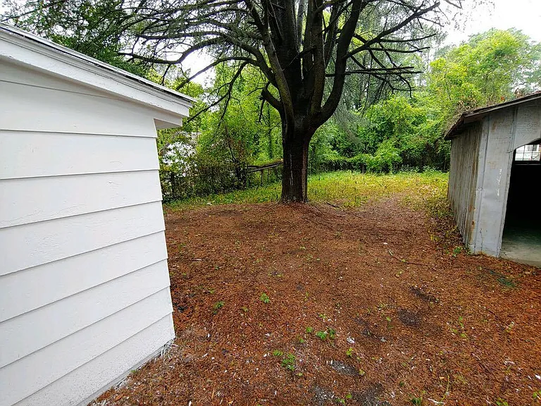 1110 Henderson Ave — Photo 23