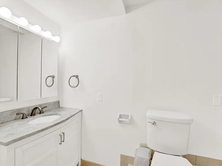273 5th St #1 — Photo 17