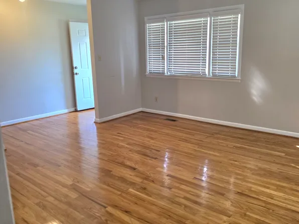 111 Chloe Dr, Fayetteville, NC 28301