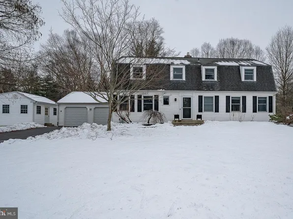 1324 Karen Ln, Wayne, PA 19087