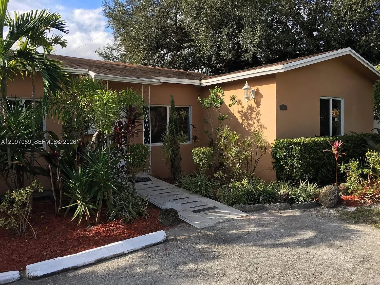 Coral Way Park Sec B — Photo 1