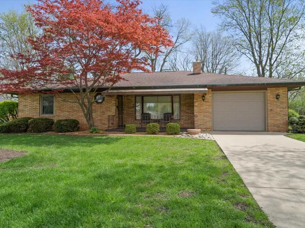 306 Seville Rd, Bloomington, IL 61701