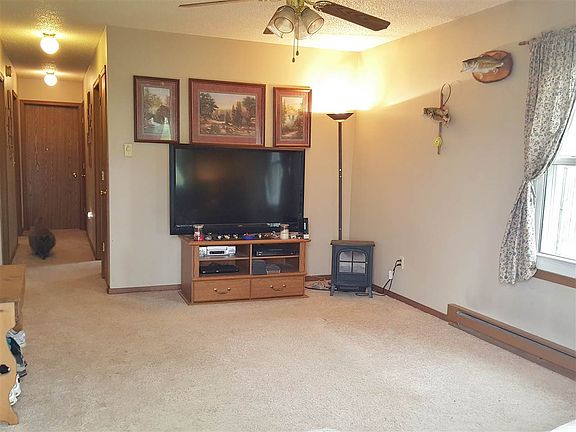 3rd image of 891 Camden Dr