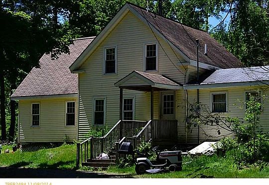 2nd image of 833 Pond Rd