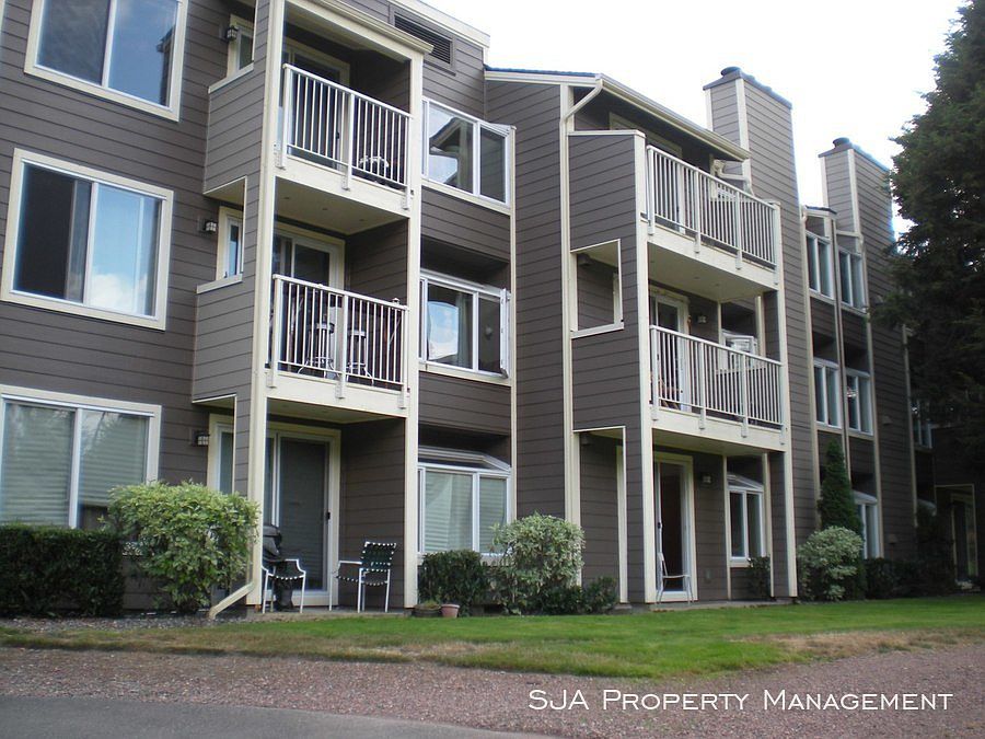 1st image of 15842 NE Leary Way