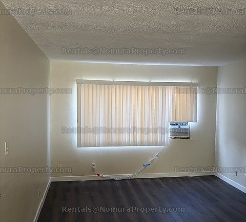 4th image of 216 S Spruce St #B