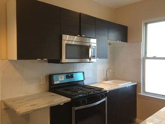 2nd image of 2845 Brighton 3 St