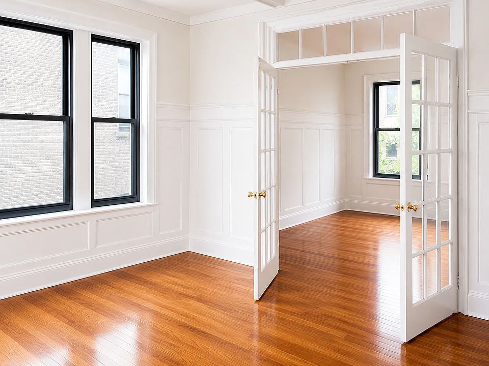 1st image of 550 Riverside Dr APT 26