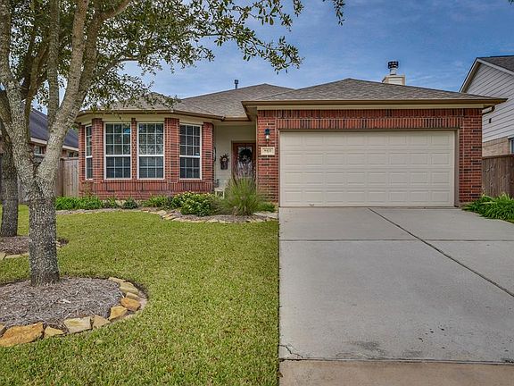 Great opportunity to have an updated home in the premier master planned community of Gleannloch Farms!