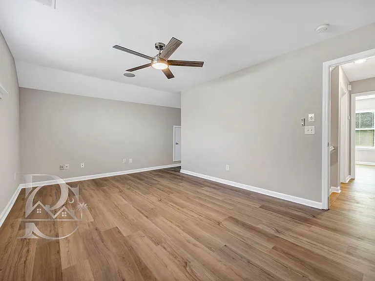 1039 Glencroft Dr — Photo 20