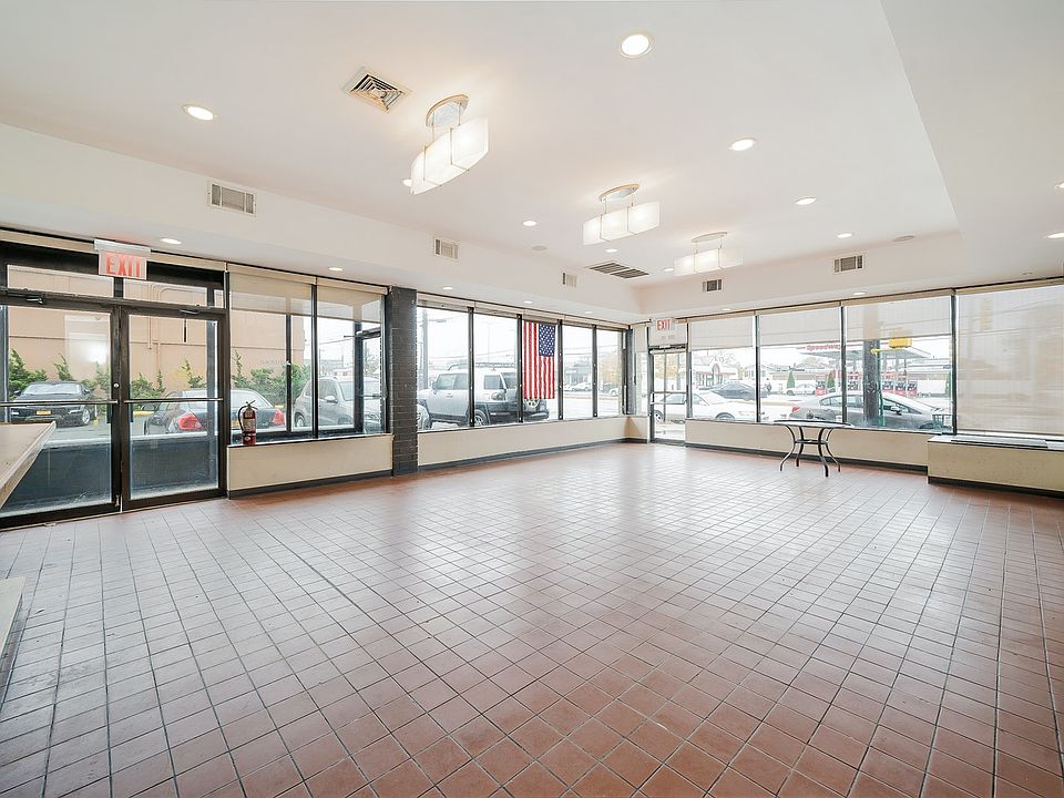 2nd image of 159-13 Cross Bay Blvd