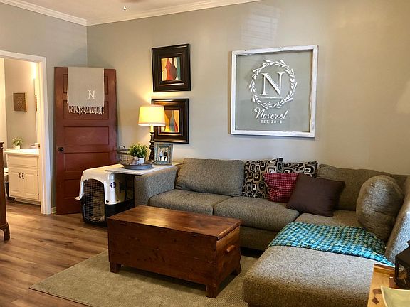 4th image of 202 Tomlinson Dr APT 6B