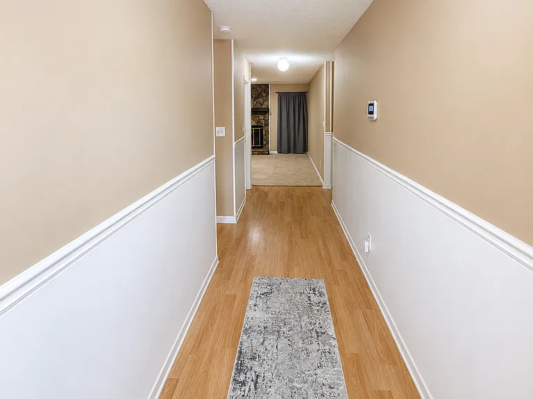 1710 Underwood Dr SE — Photo 2