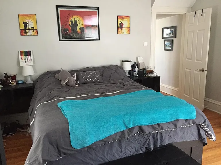 Transform your living space at LS Capital Group with thoughtfully designed interiors that prioritize comfort and style. This cozy bedroom invites relaxation and creativity. Elevate your lifestyle todayAaaschedule a tour now!