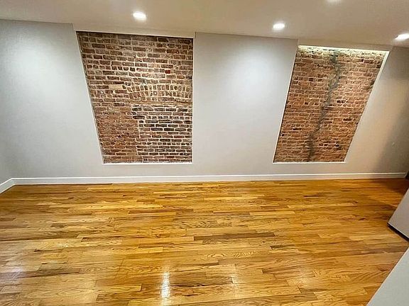 5th image of 1565 Lincoln Pl