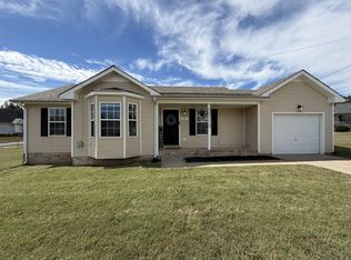 110 Chase Ct, Oak Grove, KY 42262