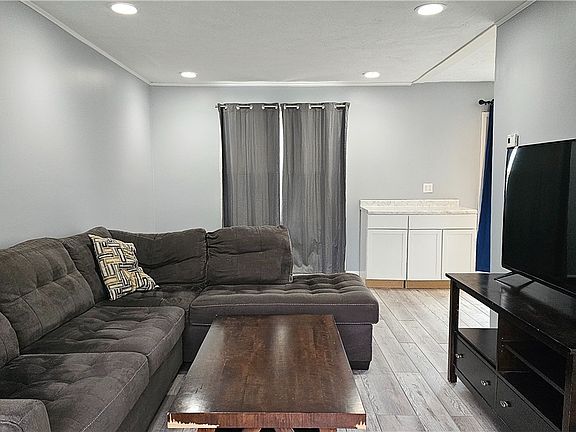 2nd image of 8262 Lancaster Dr