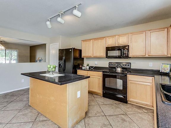 4th image of 1741 E Bradstock Way