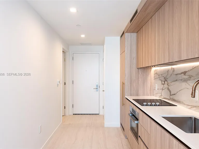 77 SE 5th St #1813 — Photo 3