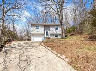 311 Summit Ave, Waynesville, MO 65583