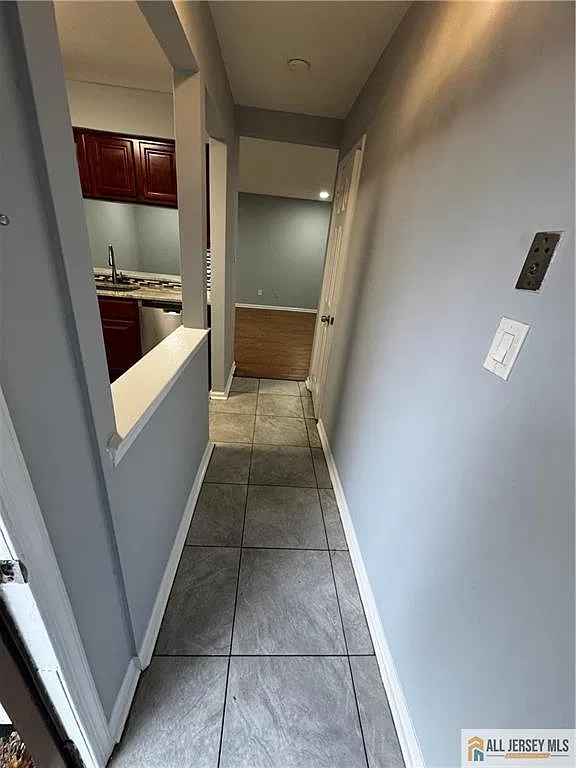 1 bed, 1.0 bath, $2,200 — Photo 2