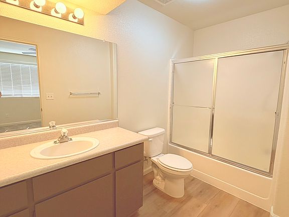 5th image of 1271 W Spruce Ave