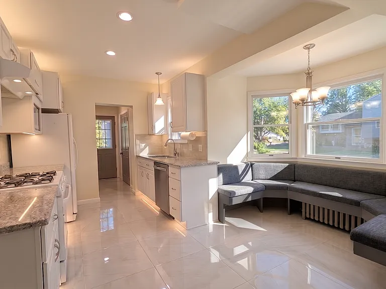 Brandywine St NW — Photo 11