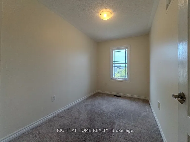 465 Mapleton Ave — Photo 8