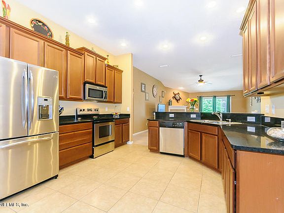 2nd image of 106 E Teague Bay Dr