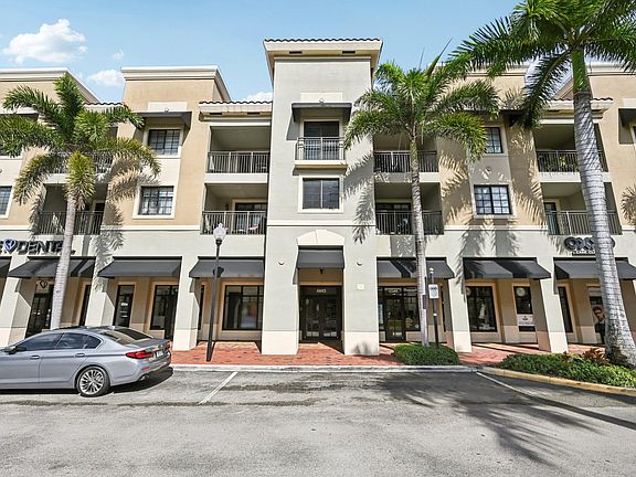 4th image of 4883 Pga Boulevard #305