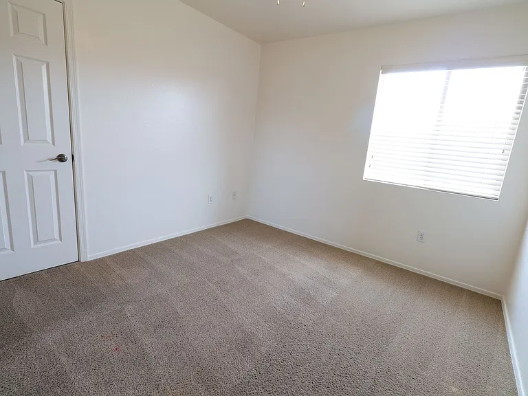 1696 W Blue Horizon St — Photo 11