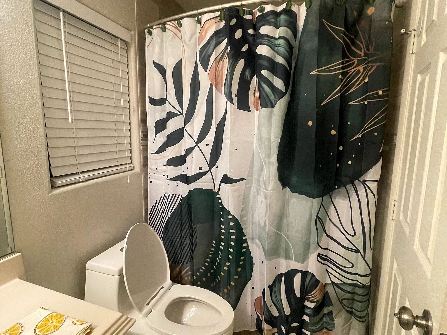 1 Bedroom in a House — Photo 4
