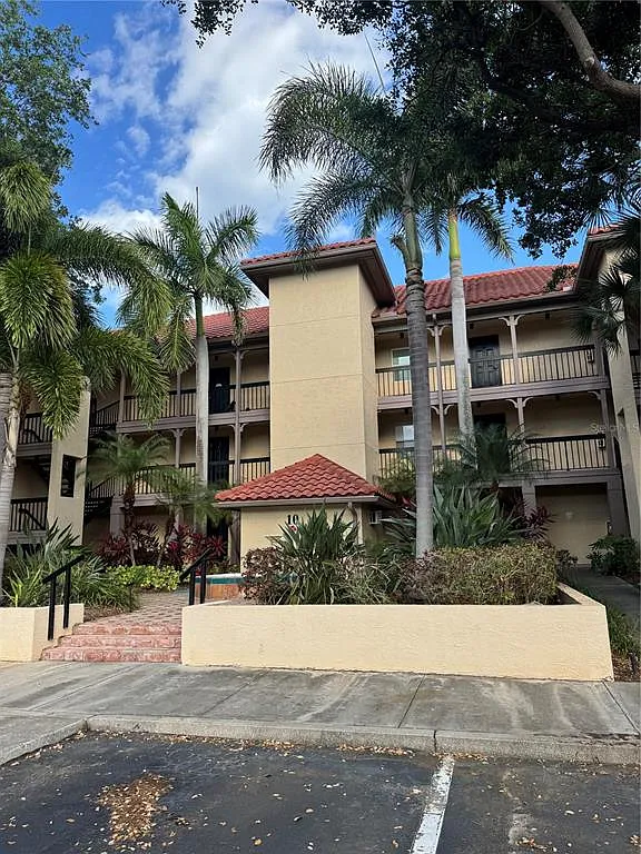 Building Photo - 2400 Feather Sound Dr #1031