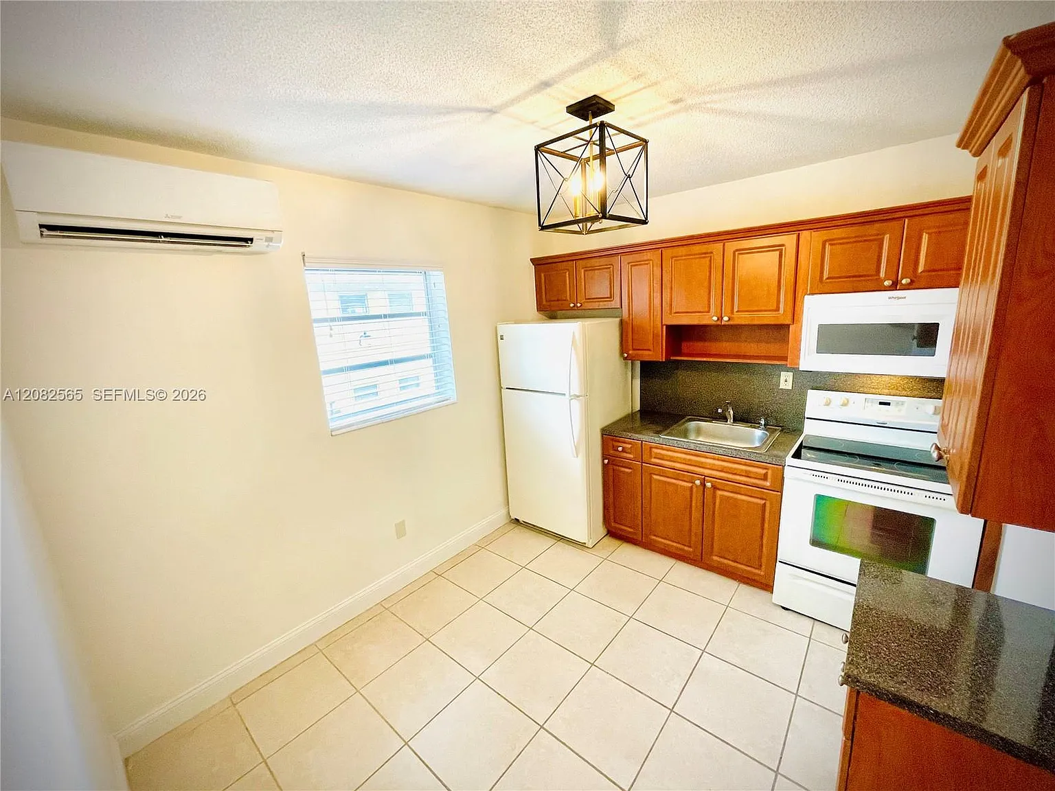 Plaza Maria Condo — Photo 2